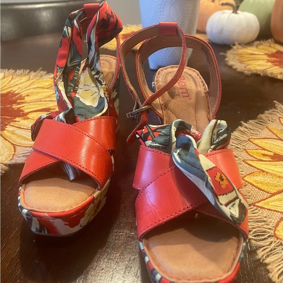Born Wedges in Red all Leather.  They size 6 - Picture 1 of 7